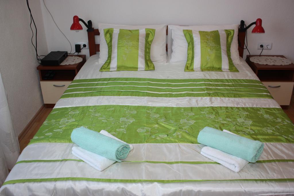 Apartment Lenka *